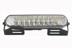 Päevatuled ees vasakul "Minauto Vision"