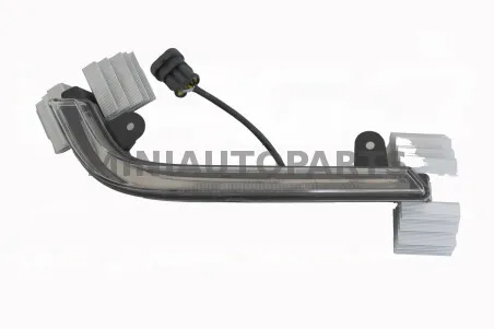 Päevatuled ees vasakul Aixam Emotion