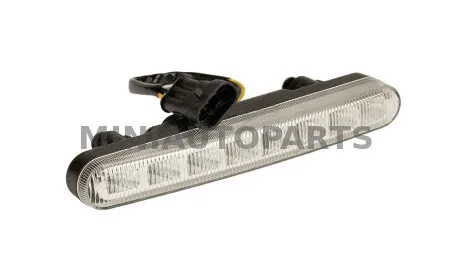 LED esituledega parem/vasak põrkeraud Ligier JS56