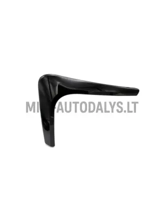 Iluliist esimese stange paremal Ligier JS60 Ultimate (must)