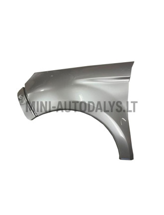 Vasakpoolne esitiib Aixam Sensation Minauto (hõbehall)