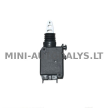 Ukse lukumootor vasakpoolses Chatenet ukses.